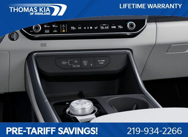 
								Kia Carnival Hybrid full									