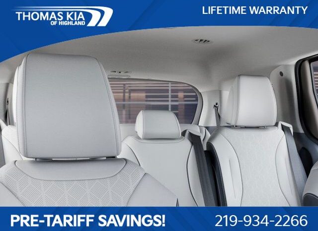 
								Kia Carnival Hybrid full									