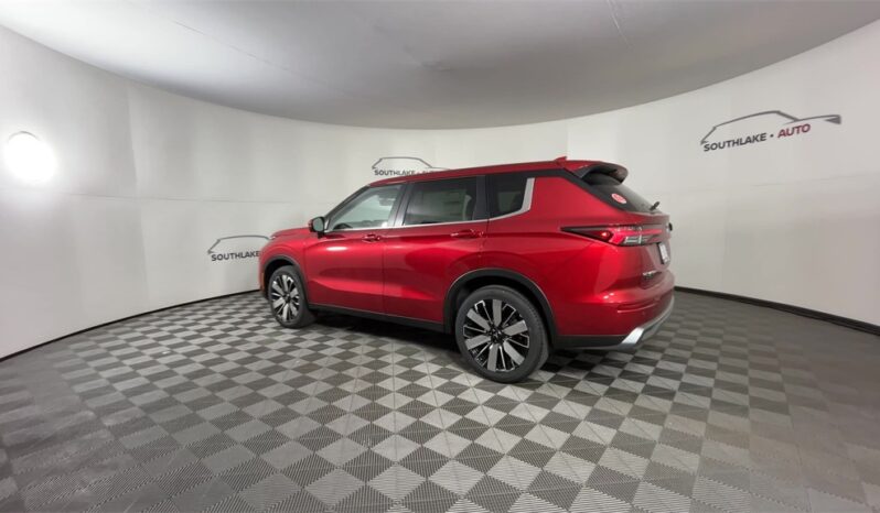 
								Mitsubishi Outlander full									