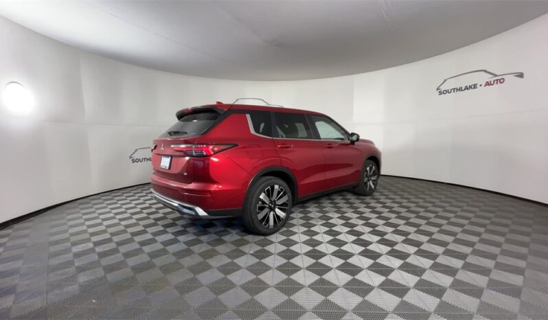 
								Mitsubishi Outlander full									