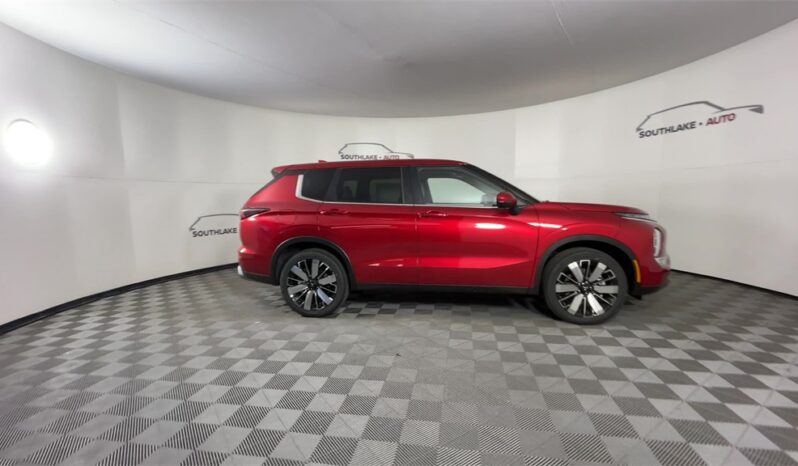 
								Mitsubishi Outlander full									
