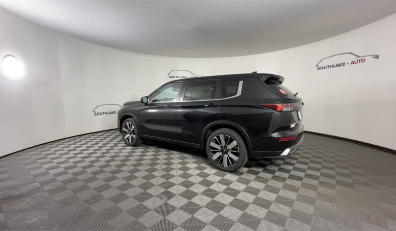 
 Mitsubishi Outlander full									