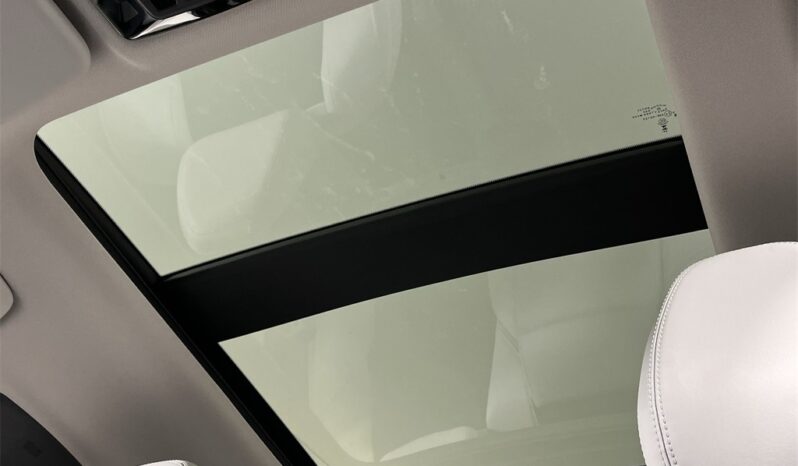 
								Mitsubishi Outlander full									