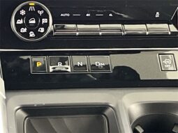 
										Nissan Armada full									