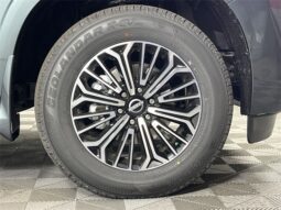 
										Nissan Armada full									