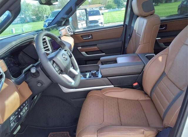 
								Toyota Tundra Hybrid full									