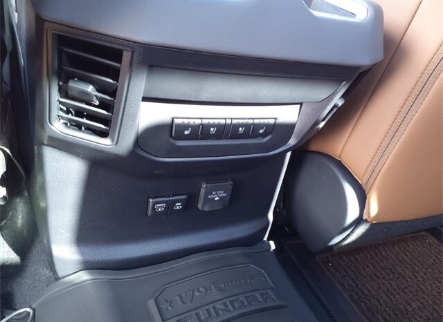 
								Toyota Tundra Hybrid full									