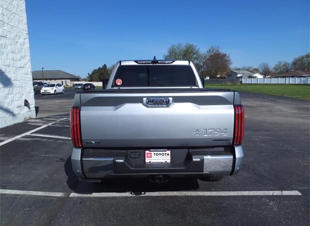 
								Toyota Tundra Hybrid full									