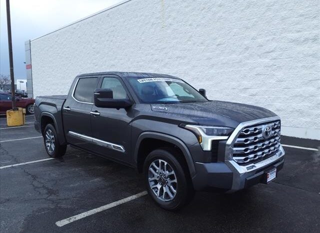 
								Toyota Tundra Hybrid full									