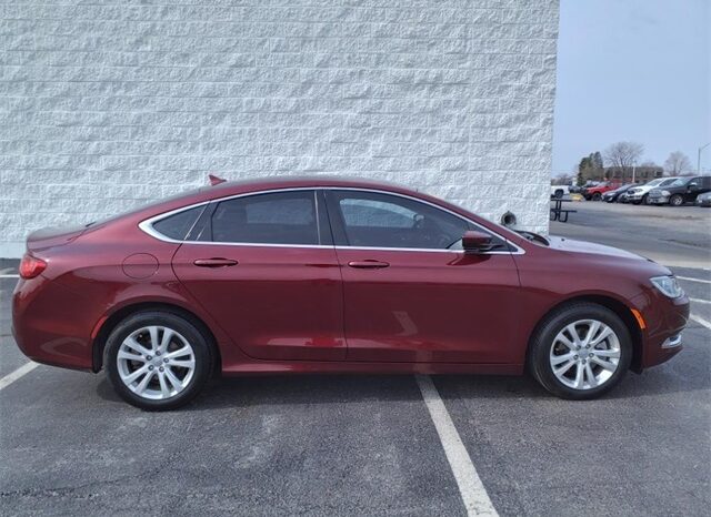 
								Chrysler 200 full									