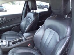 
										Chrysler 200 full									