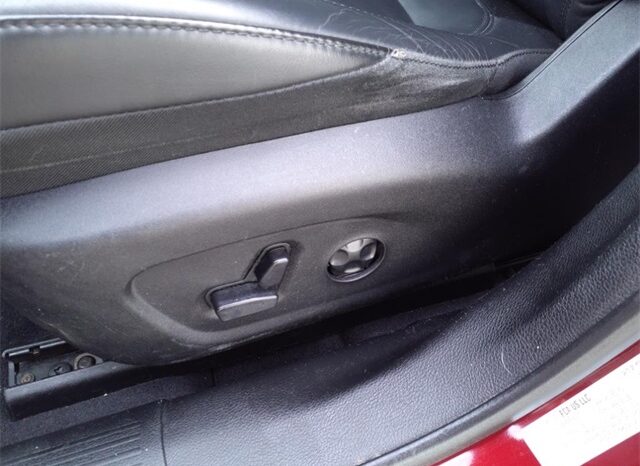 
								Chrysler 200 full									