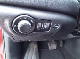 
										Chrysler 200 full									