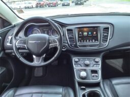 
										Chrysler 200 full									