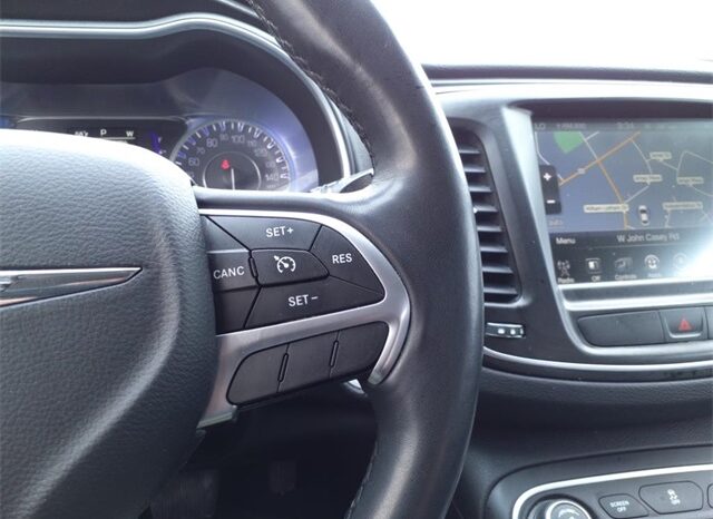 
								Chrysler 200 full									