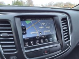 
										Chrysler 200 full									