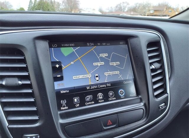 
								Chrysler 200 full									