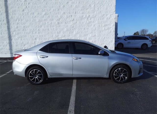 
								Toyota Corolla full									