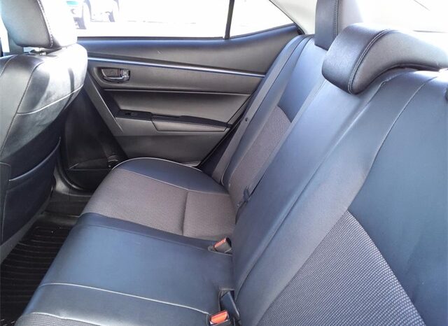 
								Toyota Corolla full									
