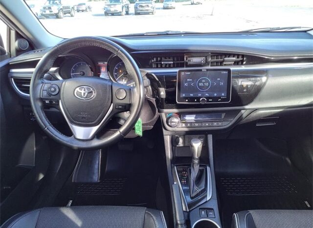
								Toyota Corolla full									