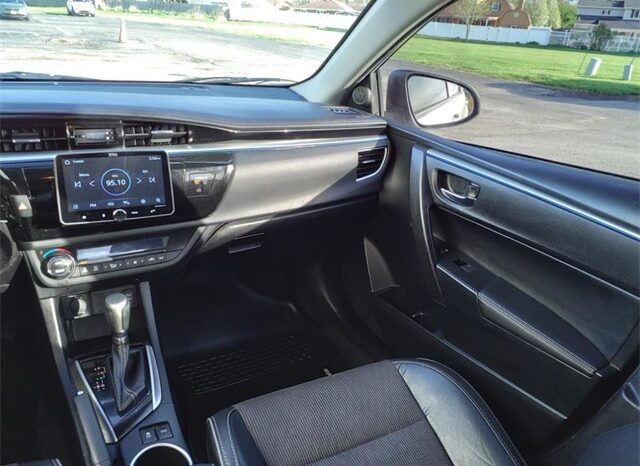 
								Toyota Corolla full									