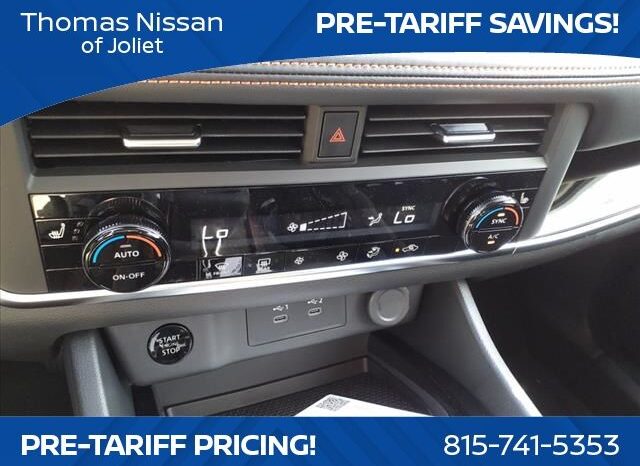 
								Nissan Rogue full									