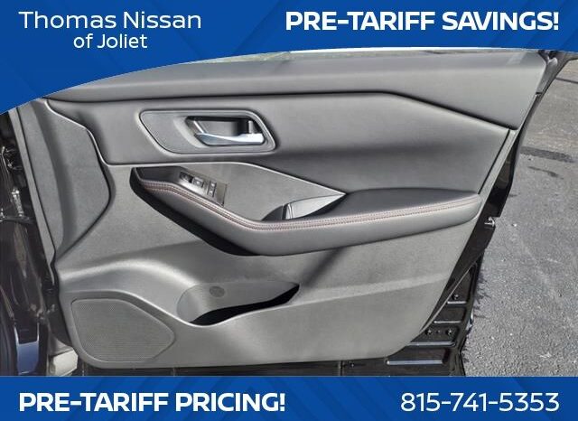 
								Nissan Rogue full									