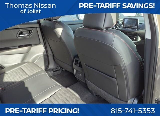 
								Nissan Rogue full									