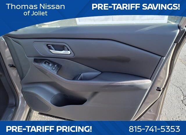 
								Nissan Rogue full									