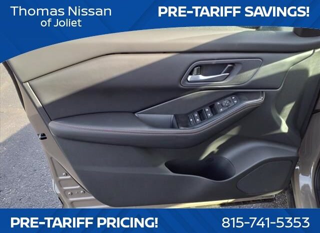 
								Nissan Rogue full									