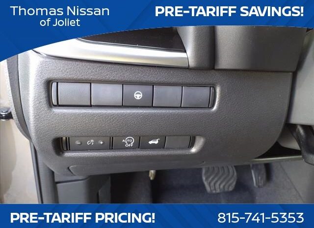 
								Nissan Rogue full									