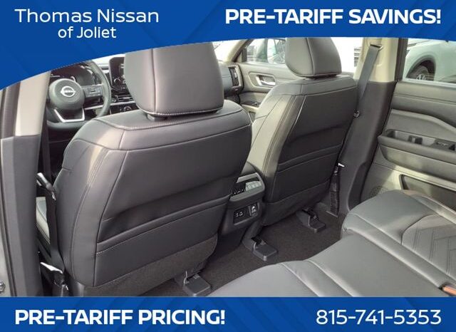 
								Nissan Pathfinder full									