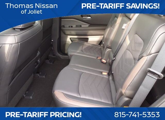 
								Nissan Pathfinder full									