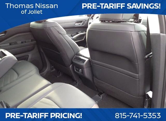 
								Nissan Pathfinder full									