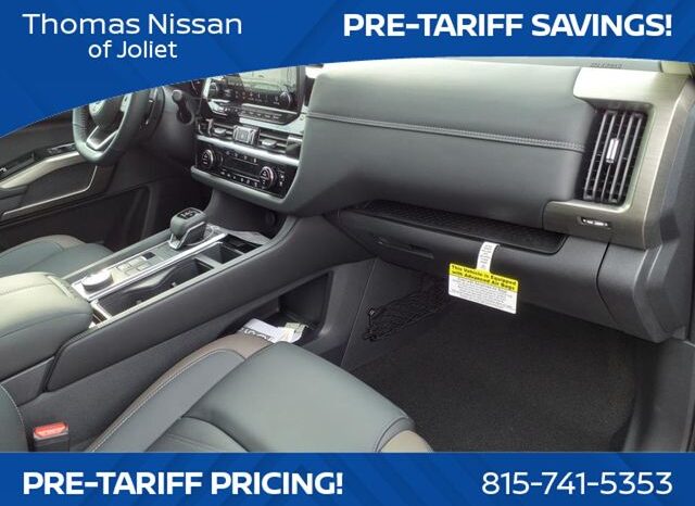 
								Nissan Pathfinder full									