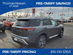 
										Nissan Pathfinder full									