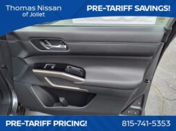 
										Nissan Pathfinder full									
