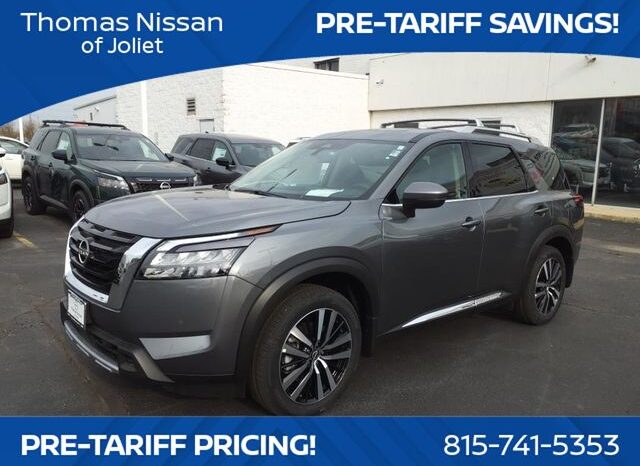 
								Nissan Pathfinder full									
