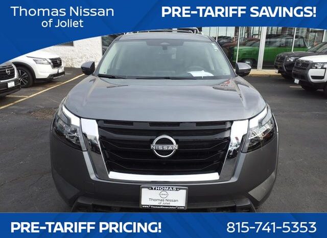 
								Nissan Pathfinder full									