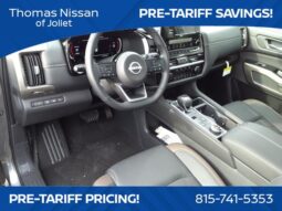
										Nissan Pathfinder full									