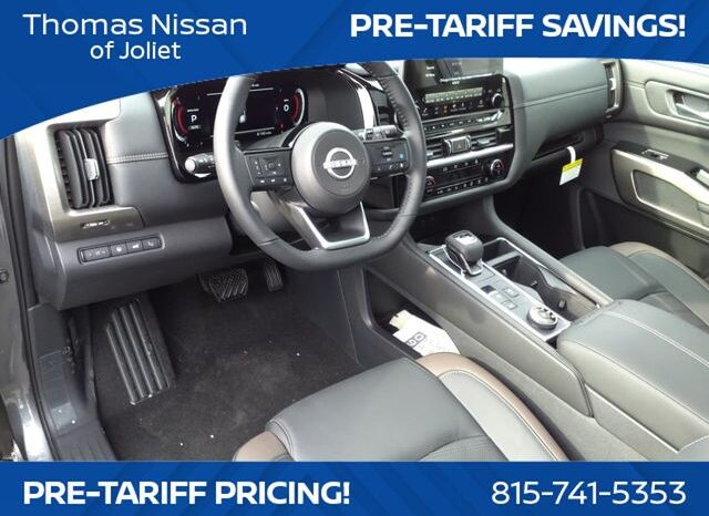 
								Nissan Pathfinder full									