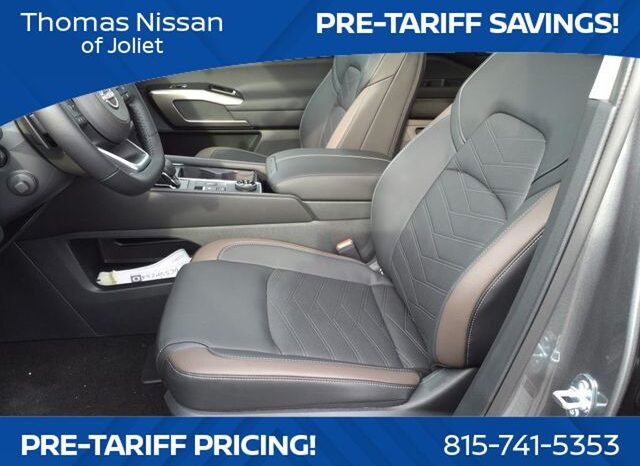 
								Nissan Pathfinder full									