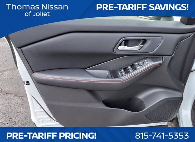 
								Nissan Rogue full									