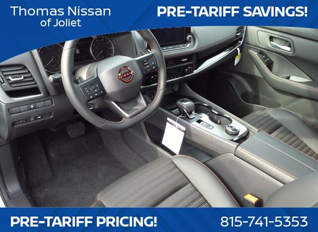 
								Nissan Rogue full									