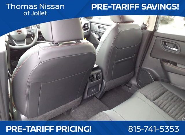 
								Nissan Rogue full									
