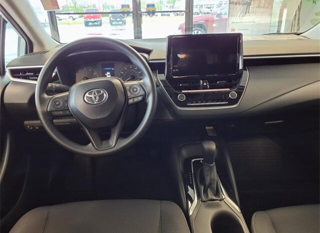 
								Toyota Corolla full									