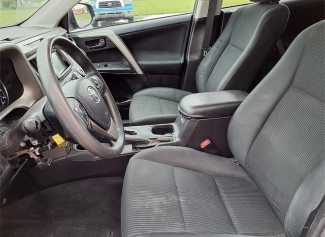 
								Toyota RAV4 full									