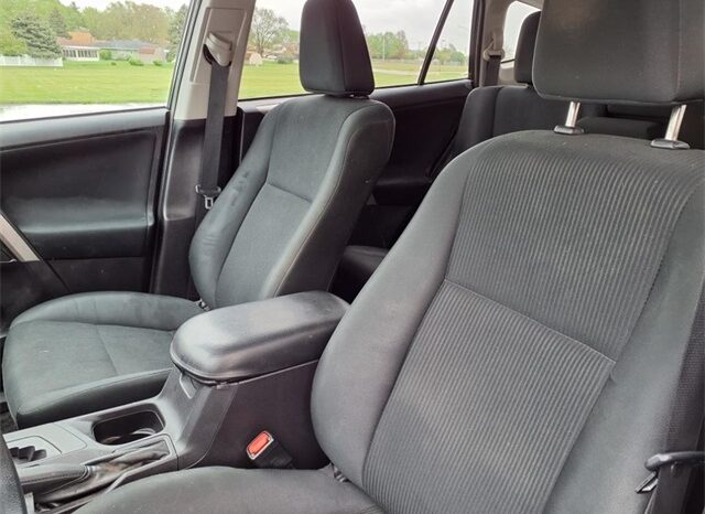 
								Toyota RAV4 full									