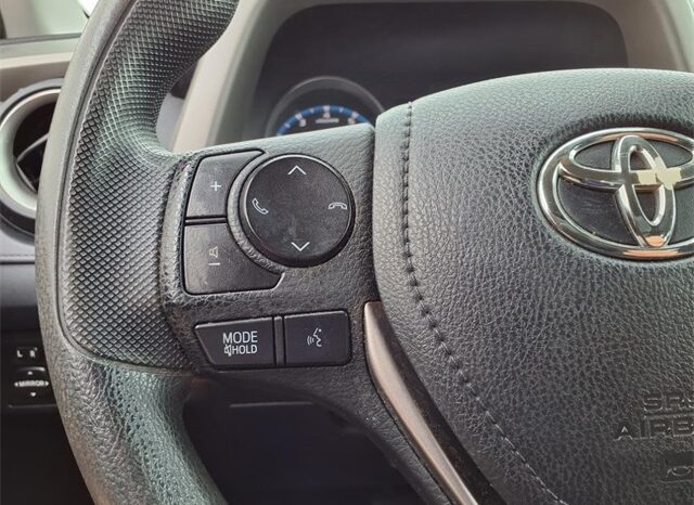 
								Toyota RAV4 full									