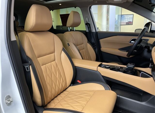 
								Nissan Rogue full									